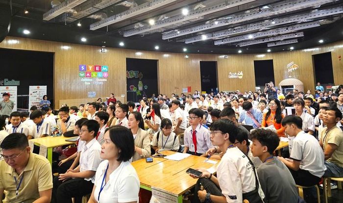 Tăng cường năng lực ngoại ngữ; giáo dục STEM/STEAM cho học sinh