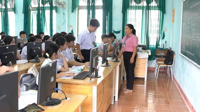 Đổi mới phương pháp giảng dạy, khuyến khích học sinh trao đổi, đặt câu hỏi và tự tìm tòi kiến thức