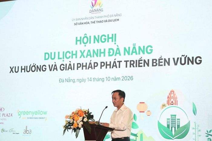 Phó Cục trưởng Cục Du lịch Quốc gia Việt Nam Vũ Quang Dũng phát biểu tại hội nghị
