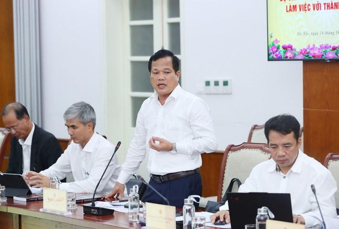 Giám đốc Sở Văn hóa, Thể thao và Du lịch TP. Huế Lê Minh Nhân phát biểu