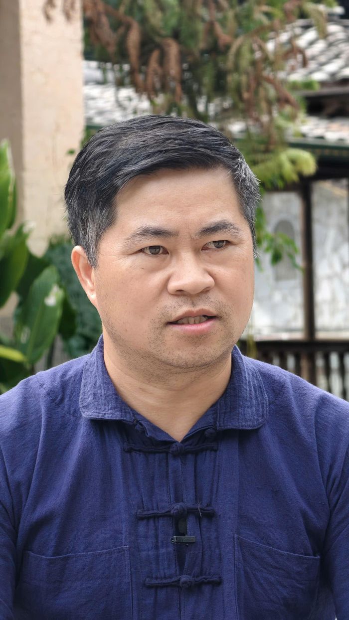 Ông Chu Minh Quang, Giám đốc Trung tâm Dịch vụ công xã Mèo Vạc, Phó Ban quản lý Làng Văn hóa Du lịch Cộng đồng dân tộc Mông Pả Vi Hạ. Ảnh: Huy Thông