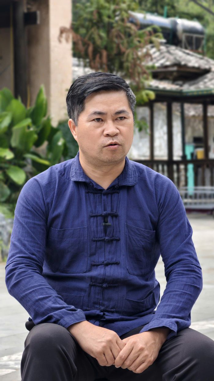 Ông Chu Minh Quang, Giám đốc Trung tâm Dịch vụ công xã Mèo Vạc, Phó Ban quản lý Làng Văn hóa Du lịch Cộng đồng dân tộc Mông Pả Vi Hạ. Ảnh: Huy Thông
