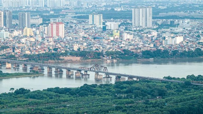 Cầu Long Biên bắc qua sông Hồng (Ảnh: ĐĂNG QUANG)