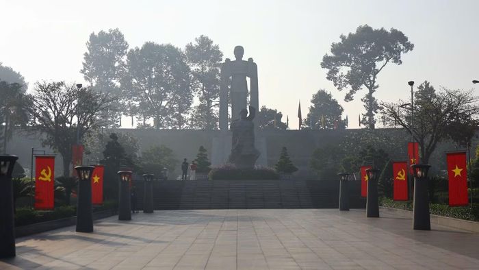 Trong khi đó tại Nghĩa trang liệt sĩ Thành phố Hồ Chí Minh, công tác chuẩn bị cho lễ an táng hài cốt liệt sĩ đã hoàn tất.