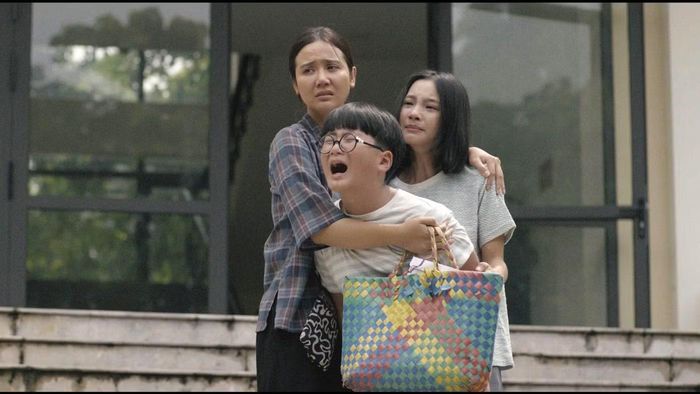 Minh Huyền và các diễn viên Thu Hà, Minh Xíu trong phim. (Ảnh: VFC)