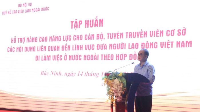 Thứ trưởng Nội vụ Vũ Chiến Thắng phát biểu tại hội nghị.