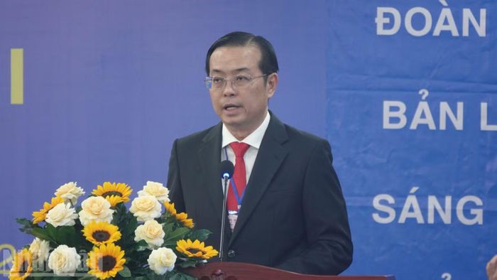 Đồng chí Lê Văn Minh, Tổng Giám đốc Cơ quan Báo và Phát thanh, Truyền hình thành phố được bầu giữ chức Chủ tịch Hội Nhà báo Thành phố Hồ Chí Minh khóa 1, nhiệm kỳ 2026-2031. (Ảnh: LINH BẢO)