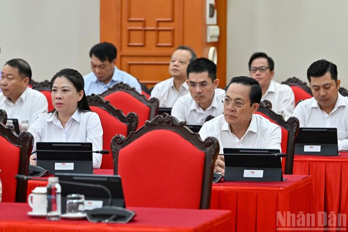 Các đại biểu tham dự hội nghị.