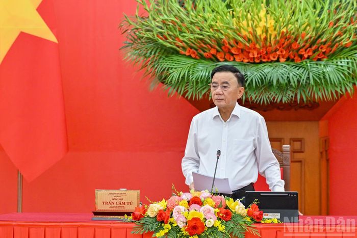 Thường trực Ban Bí thư Trần Cẩm Tú chủ trì hội nghị.