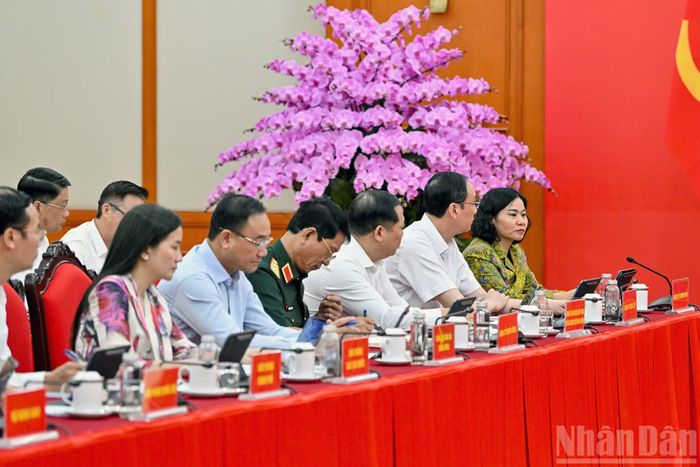 Các đại biểu tham dự hội nghị.
