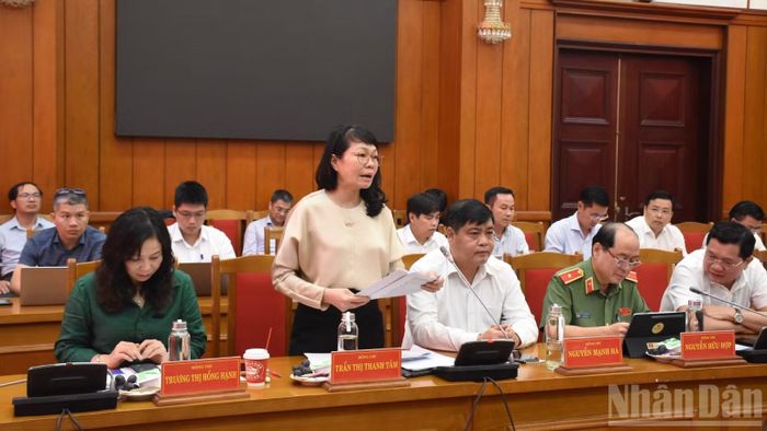 Giám đốc Sở Tài chính thành phố Đà Nẵng Trần Thị Thanh Tâm phát biểu tại buổi làm việc. (Ảnh: ANH ĐÀO)