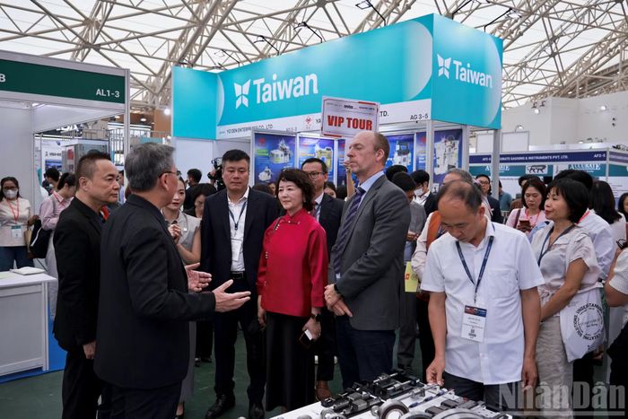 Triển lãm mở ra cơ hội gặp gỡ các nhà cung cấp công nghệ trên toàn cầu, từ đó mở rộng kết nối giao thương giữa các doanh nghiệp Việt Nam với các tập đoàn quốc tế trong lĩnh vực cơ khí chính xác và sản xuất chế tạo.