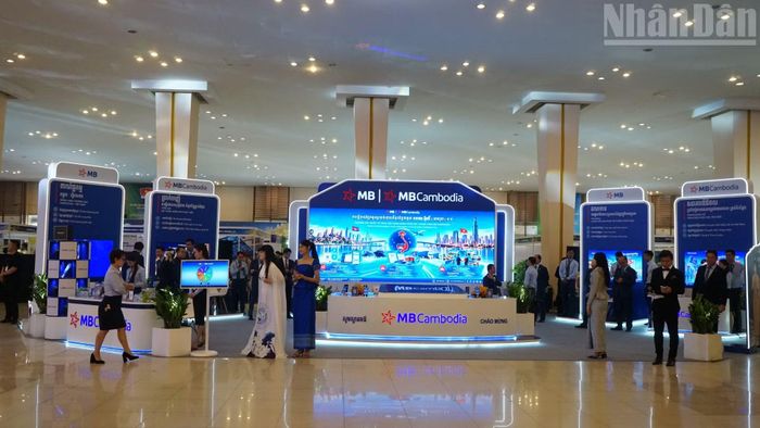 Gian hàng của Ngân hàng TMCP Quân đội (MB). (Ảnh: ĐINH TRƯỜNG)