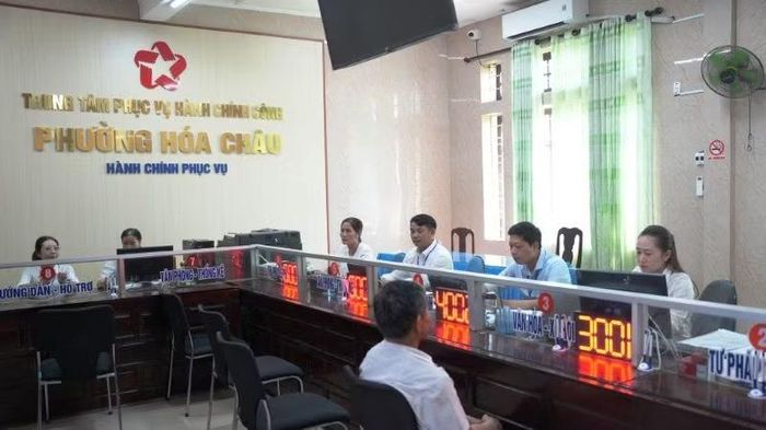 Trung tâm Phục vụ hành chính công phường Hóa Châu (thành phố Huế) đưa vào hoạt động hiệu quả từ những ngày đầu triển khai mô hình chính quyền hai cấp. (Ảnh: CTV)