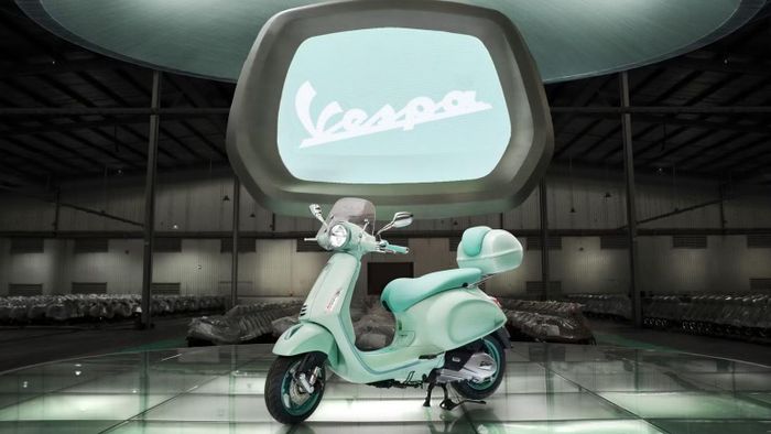 Ngôn ngữ thiết kế Vespa đặc trưng hòa quyện cùng sắc màu tone-sur-tone tinh tế, tạo nên tổng thể thanh lịch, hài hòa và đậm dấu ấn phong cách Ý. (Ảnh: Piaggio Việt Nam)
