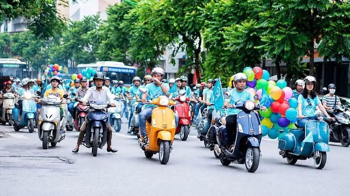 Ngôn ngữ thiết kế đặc trưng của Vespa được thể hiện qua những đường nét thân xe mềm mại, kết cấu thép liền khối và các chi tiết mang tính biểu tượng. (Ảnh: Piaggio Việt Nam)