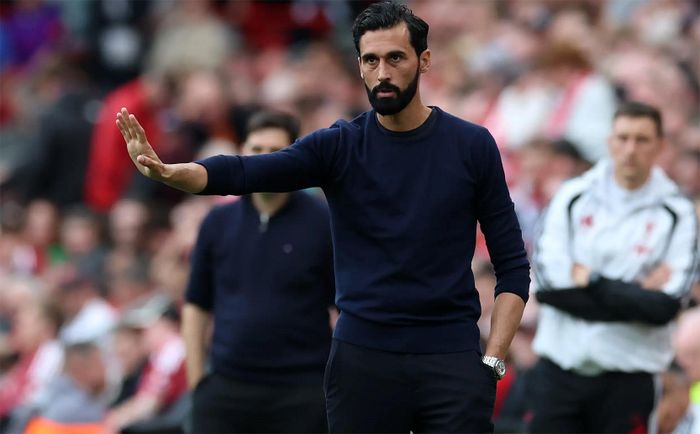 HLV Alvaro Arbeloa có thể trở thành HLV đầu tiên ở Ngoại hạng Anh bị sa thải tại mùa giải này. Ảnh: Goal