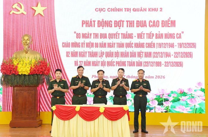 Cục Chính trị Quân khu 2 phát động đợt thi đua cao điểm “80 ngày Thi đua Quyết thắng-Viết tiếp bản hùng ca”. Ảnh: ĐỨC MẠNH