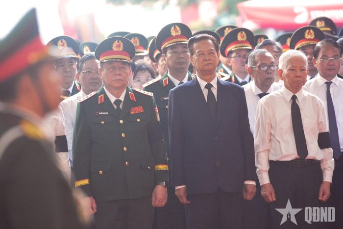 Các đồng chí lãnh đạo, nguyên lãnh đạo Đảng, Nhà nước, Quân đội tại buổi lễ.