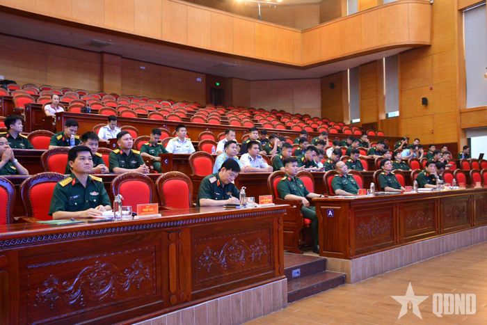  Các đại biểu dự buổi tổng duyệt. 