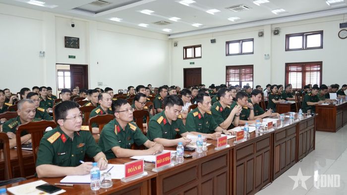 Các đại biểu dự khai mạc tập huấn.