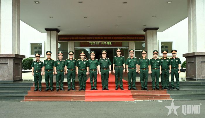 Đại tướng Nguyễn Trọng Nghĩa, Trung tướng Lê Minh Quang và lãnh đạo, cán bộ Quân đoàn 34.