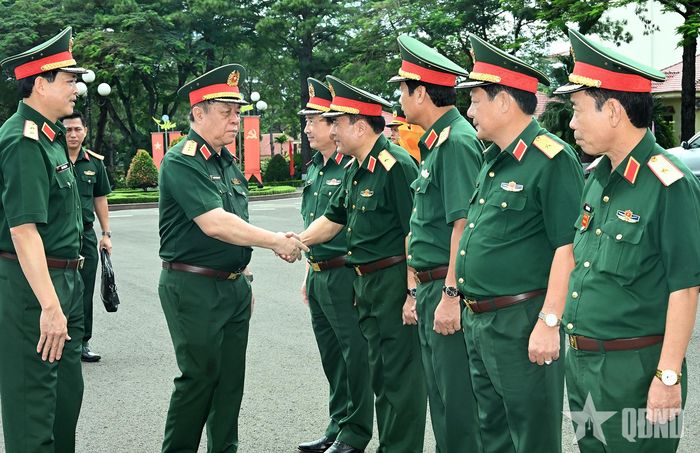Lãnh đạo, chỉ huy Quân đoàn 34 đón Đại tướng Nguyễn Trọng Nghĩa.