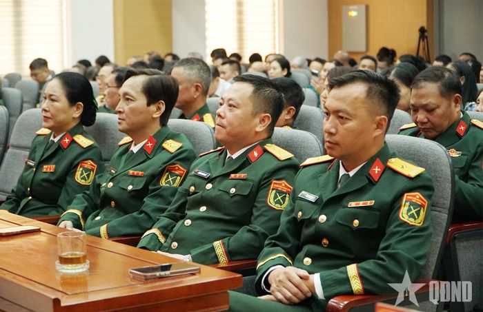  Các đại biểu tham dự buổi lễ. 