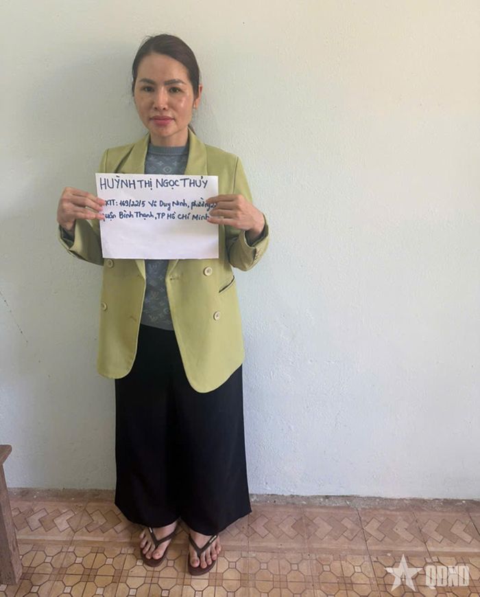 Đối tượng Huỳnh Thị Ngọc Thủy bị tạm giữ tại Đồn Biên phòng Cửa khẩu Quốc tế Xa Mát. 
