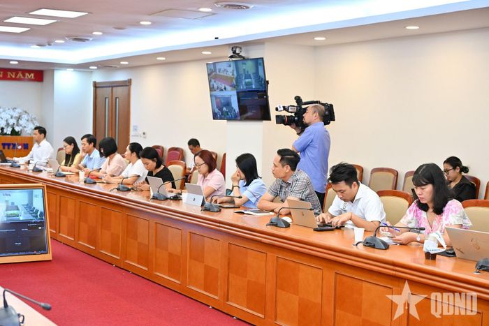  Quang cảnh tọa đàm “Những vấn đề về đấu tranh phản hồi, phản bác và cách thức viết các bài bình luận chuyên sâu”. 