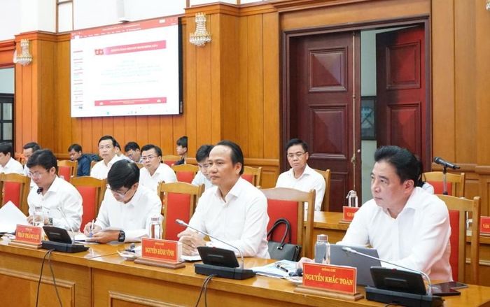 Các đồng chí lãnh đạo thành phố dự buổi làm việc