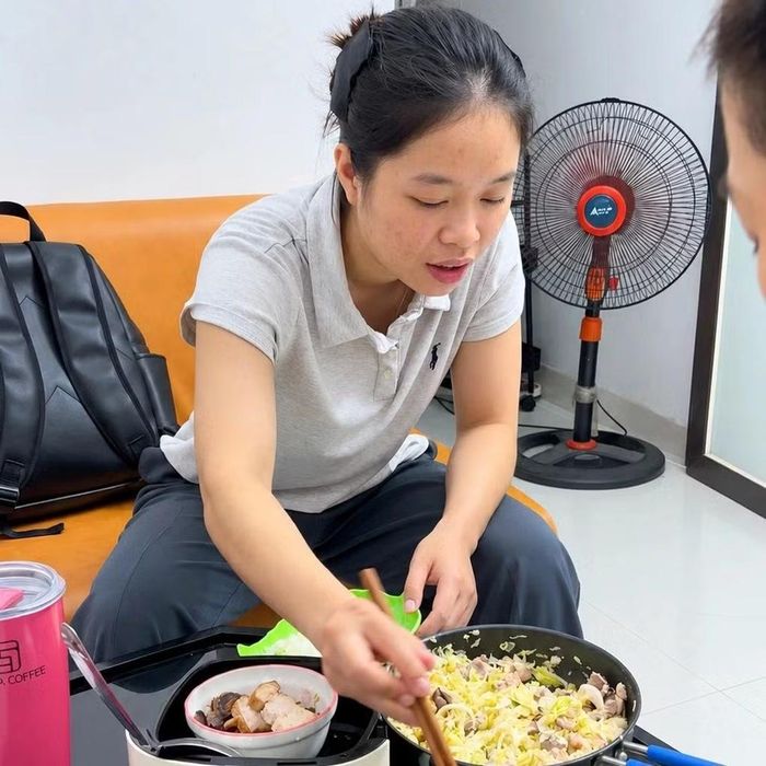 Bữa ăn trong gia đình được nấu đơn giản. Ảnh: Nhân vật cung cấp