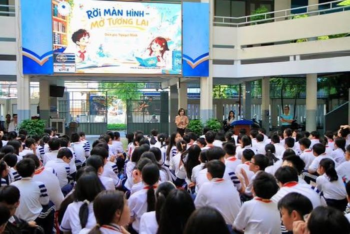  Học sinh Trường THCS Nguyễn Du (phường Bến Thành) tham gia chuyên đề “Rời màn hình - Mở tương lai” 
