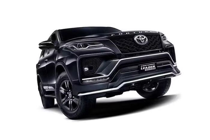 Tại thị trường Ấn Độ, khách hàng chỉ có tùy chọn Toyota Fortuner Leader Edition 2026 với hệ dẫn động cầu sau (4x2) đi kèm động cơ dầu, với mức giá dao động từ 3,651 đến 3,872 triệu Rupee (khoảng 977 triệu - 1,036 tỷ đồng).