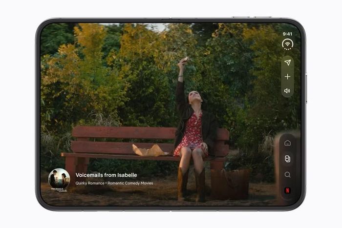 Một điểm nhấn khác trên iPhone Duo là màn hình phủ kết cấu nano thế hệ mới, giúp hạn chế hiện tượng chói sáng và giảm đáng kể sự xuất hiện của nếp gấp trên bề mặt hiển thị, qua đó mang lại trải nghiệm thị giác tự nhiên hơn dù vẫn phải đánh đổi một phần độ bóng của màn hình.(Ảnh: Apple)