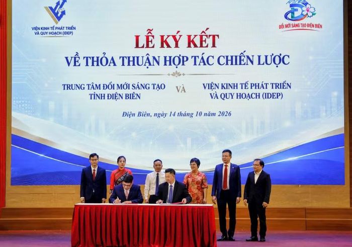 Ký kết thỏa thuận hợp tác chiến lược giữa Trung tâm Đổi mới sáng tạo tỉnh Điện Biên và Viện Kinh tế phát triển và Quy hoạch.