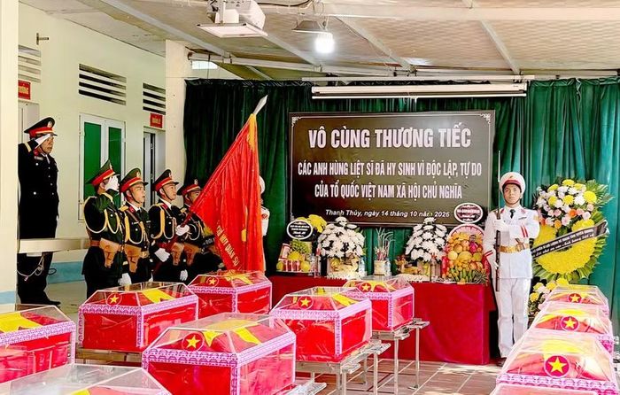 Các Anh hùng, liệt sĩ chuẩn bị được đưa tiễn. (Ảnh: Thanh Hoài)