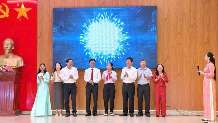Nghi thức ra mắt mô hình Trường học số.