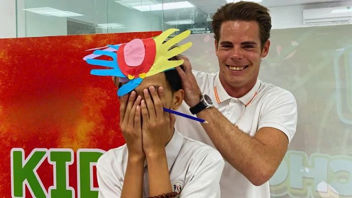 Những khoảnh khắc trên lớp trở thành một phần trong hành trình tìm kiếm hạnh phúc của Nathan tại Việt Nam. (Ảnh: Nathan)