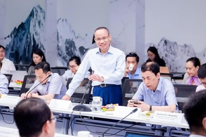 Tiến sĩ Cấn Văn Lực, Chuyên gia Kinh tế trưởng BIDV, Thành viên Hội đồng tư vấn Chính sách Tài chính - Tiền tệ quốc gia.
