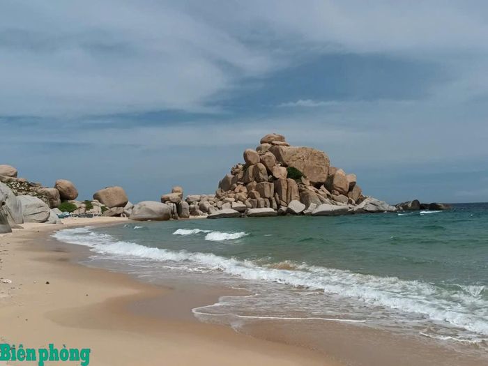 Mũi Dinh phía Nam tỉnh đang được quy hoạch phát triển thành trung tâm du lịch tầm cỡ. Ảnh: Lệ Giang