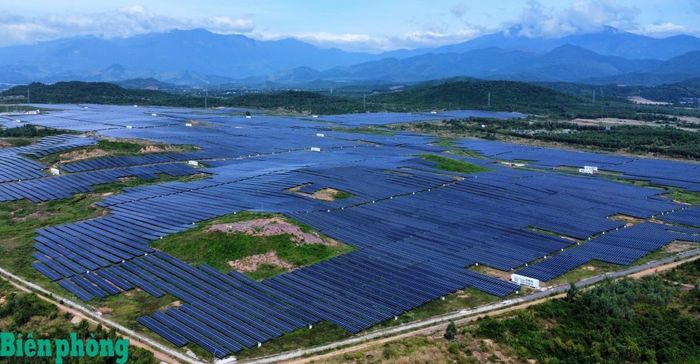 Khánh Hòa có lợi thế phát triển điện mặt trời và điện gió. Ảnh: Lệ Giang