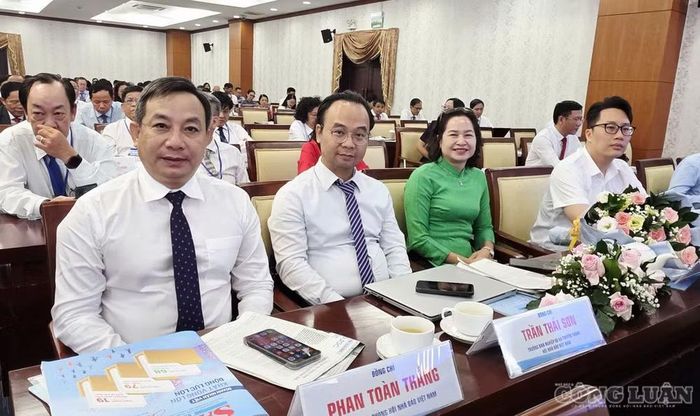 Đại diện lãnh đạo văn phòng, các ban nghiệp vụ, ủy ban kiểm tra và các đơn vị trực thuộc Hội Nhà báo Việt Nam tham dự Đại hội. Ảnh: Chính Kỳ.