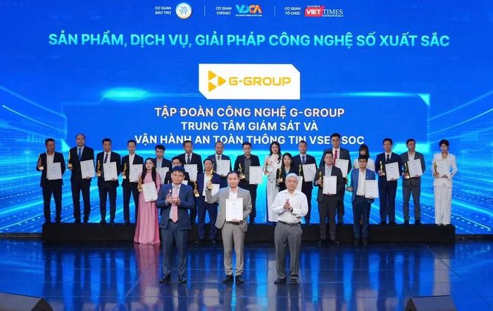 VSEC SOC vinh dự nhận giải “Sản phẩm, dịch vụ, giải pháp công nghệ chuyển đổi số xuất sắc”.
