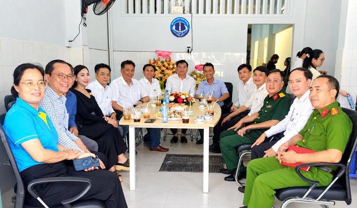 Lãnh đạo phường Tân Bình thăm, gặp gỡ Hội doanh nghiệp, ghi nhận những đóng góp cho sự phát triển của địa phương nhân Ngày Doanh nhân Việt Nam 13/10