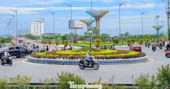 Phương án này nhằm xóa bỏ giao cắt của dòng xe đi từ Võ Nguyên Giáp về đường Nguyễn Tất Thành với dòng xe từ đường Nguyễn Tất Thành rẽ trái về Trần Hưng Đạo. Dự án do Ban Quản lý dự án các công trình giao thông và dân dụng tỉnh Gia Lai làm chủ đầu tư, dự kiến triển khai trong giai đoạn 2025-2029.