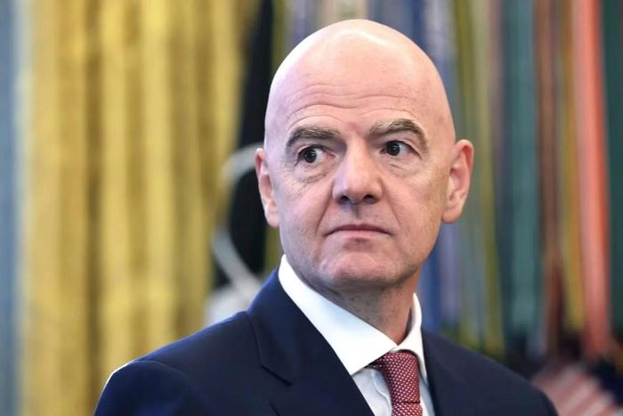 Infantino đối mặt loạt bê bối, phải giải trình trước Hội đồng FIFA.