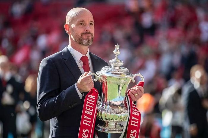 Ten Hag giành danh hiệu ở đấu trường phụ nhưng vẫn mang tới nỗi thất vọng ở Premier League