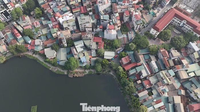 Theo bảng cơ cấu sử dụng đất của phương án, hệ thống quảng trường được đặc biệt chú trọng với tổng diện tích lên tới 4.811,1 m2 (chiếm 2,1%). Cụ thể, không gian này sẽ được chia thành ba khu vực mang tính biểu tượng gồm: Quảng trường Hoa Hồng, Quảng trường Võ Thị Sáu và Quảng trường Trần Khát Chân.