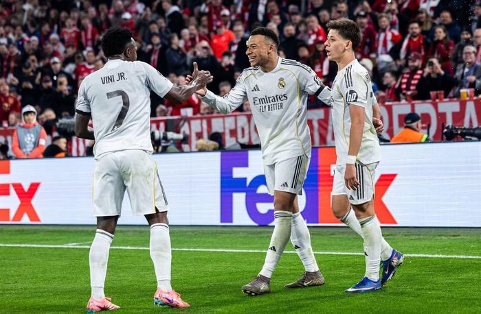 Real Madrid đang áp đảo Roma về đối đầu